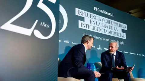 Azcón pide a VOX que decida “su papel en Aragón” El presidente en funciones, Jorge Azcón, ha participado en una jornada de El Confidencial