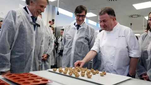 Martín Berasategui impulsa una nova etapa del Barcelona Culinary Hub amb un model formatiu d’excel·lència Martín Berasategui impulsa una nova etapa del Barcelona Culinary Hub amb un model formatiu d’excel·lència