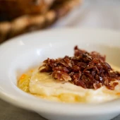 La ensaladilla de La Cosmopolita vuelve a casa: Dani Carnero recupera uno de sus platos más icónicos en La Cosmo La ensaladilla de La Cosmopolita vuelve a casa: Dani Carnero recupera uno de sus platos más icónicos en La Cosmo