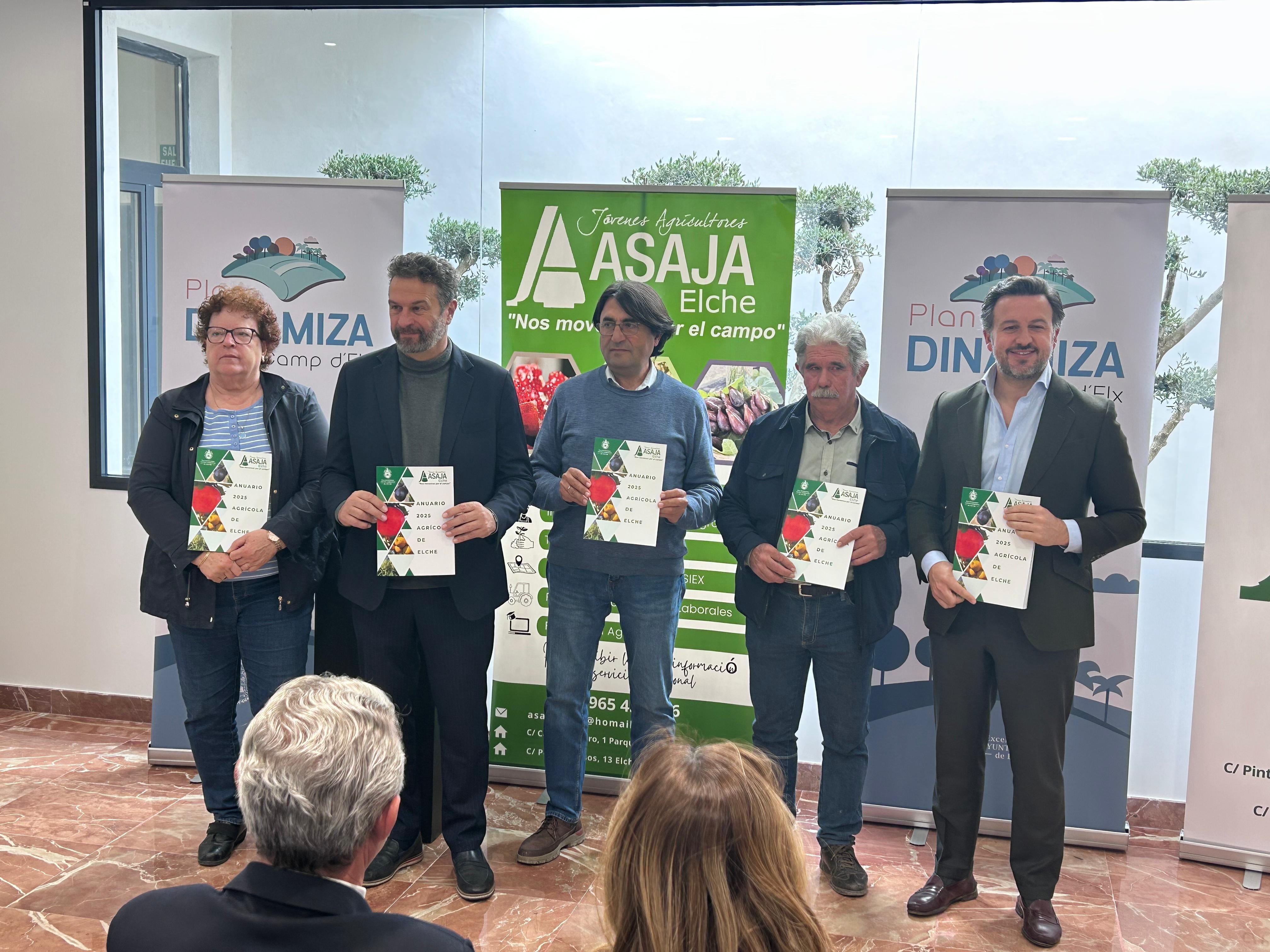 Las hierbas aromáticas o la ‘fruta del dragón’, cultivos emergentes en el Camp d’Elx Las hierbas aromáticas o la ‘fruta del dragón’, cultivos emergentes en el Camp d’Elx
