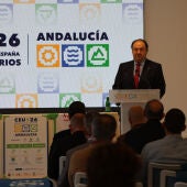 El rector de la Universidad de Cádiz, Casimiro Mantell