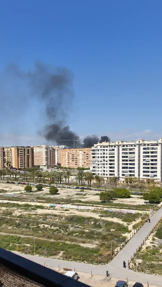 La colmuna de humo vista desde Florida Portazgo La colmuna de humo vista desde Florida Portazgo