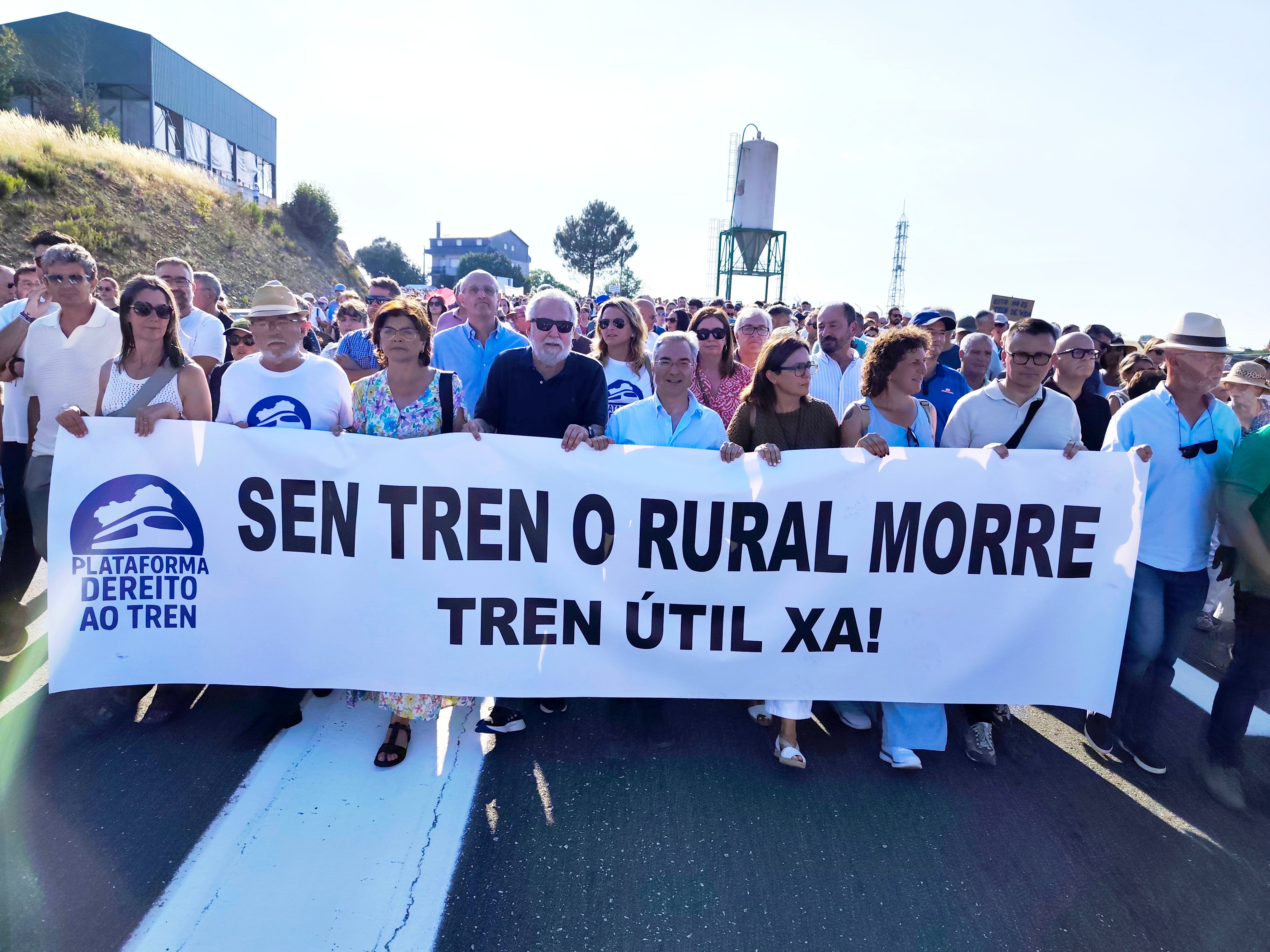 O PP de Ourense celebra a recuperación dunha frecuencia matinal temperá do AVE na Gudiña O PP de Ourense celebra a recuperación dunha frecuencia matinal temperá do AVE na Gudiña