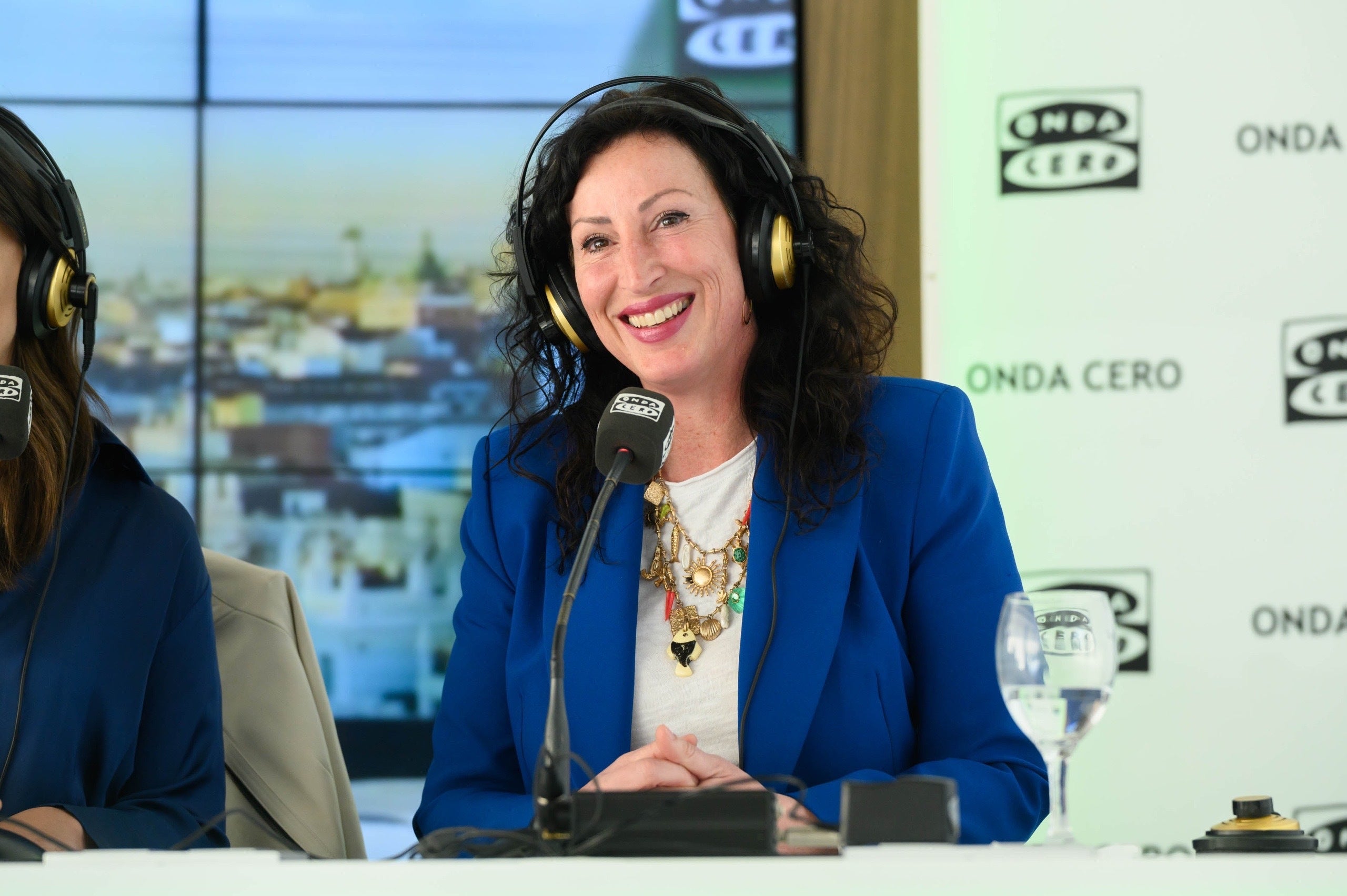 María del Mar Vázquez, alcaldesa de Almería, celebra la conexión entre el puerto y la ciudad: "Una simbiosis con el mar" María del Mar Vázquez, alcaldesa de Almería, celebra la conexión entre el puerto y la ciudad: "Una simbiosis con el mar"