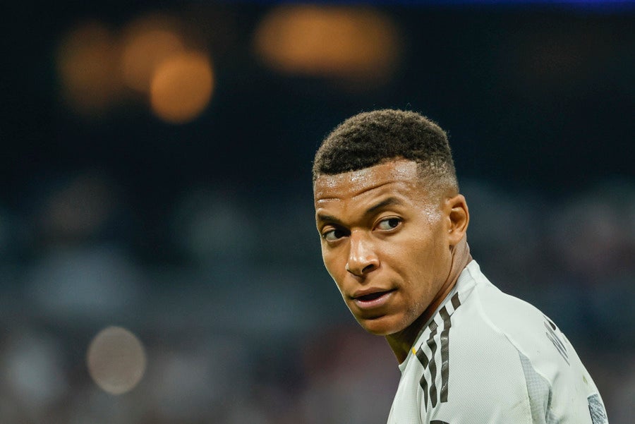 Mbappé habla de su rodilla: "Encontré el diagnóstico correcto en París" Mbappé habla de su rodilla: "Encontré el diagnóstico correcto en París"