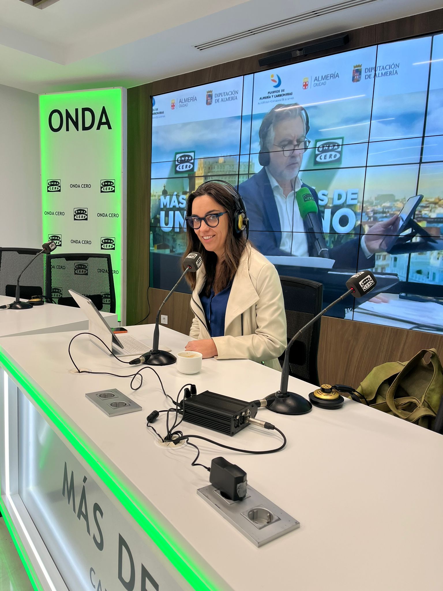 Marta García Aller: "No está claro si con quien negocia Trump es real o imaginario" — Más de uno cover
