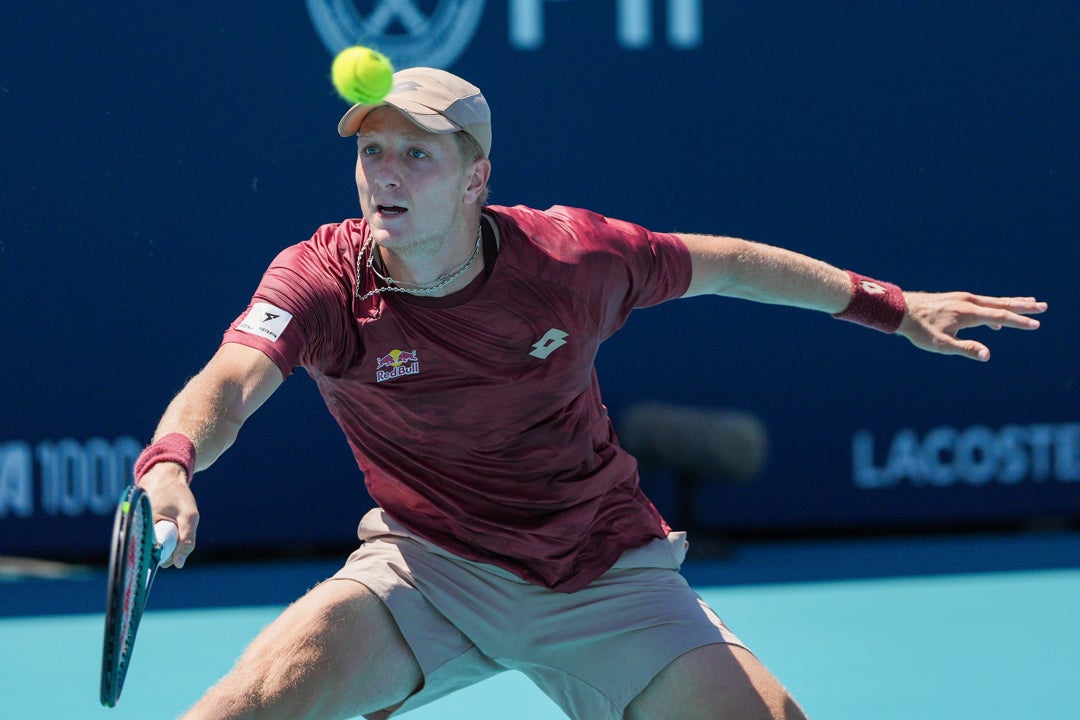 Martín Landaluce avanza a cuartos en Miami tras remontar ante Korda Martín Landaluce avanza a cuartos en Miami tras remontar ante Korda