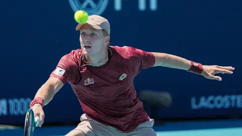 Martín Landaluce avanza a cuartos en Miami tras remontar ante Korda Martín Landaluce avanza a cuartos en Miami tras remontar ante Korda