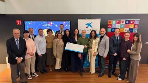 Fundación "la Caixa" se consolida como principal colaborador de Soles de Málaga con una aportación de 50.000 euros Fundación "la Caixa" se consolida como principal colaborador de Soles de Málaga con una aportación de 50.000 euros