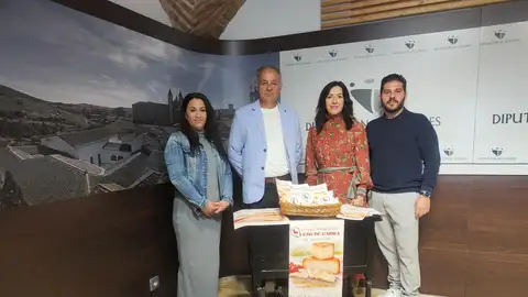 La XX Feria Ibérica del Queso de Cabra de Acehúche se celebra este fin de semana con 21 queserías de todo el país La XX Feria Ibérica del Queso de Cabra de Acehúche se celebra este fin de semana con 21 queserías de todo el país