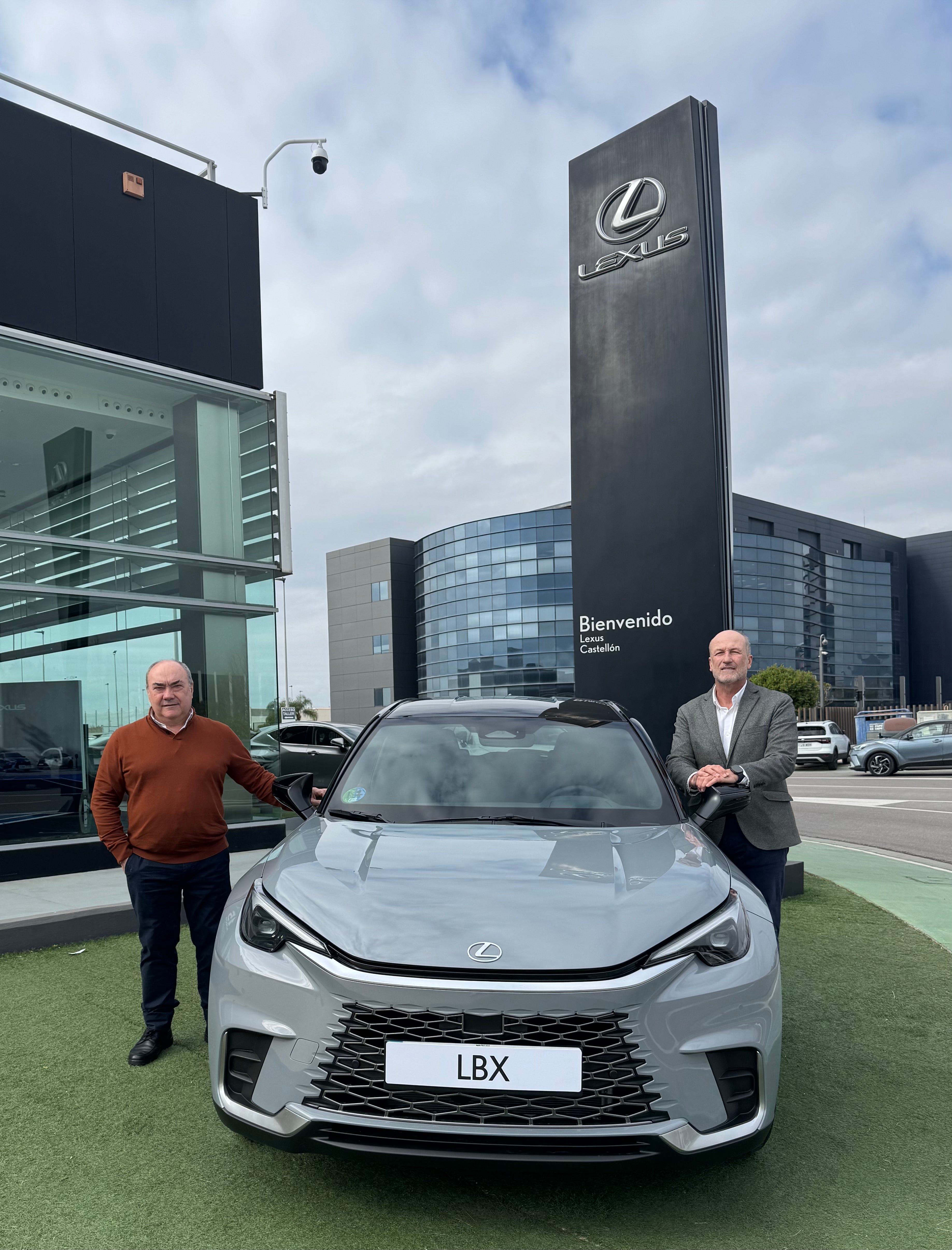 Lexus Castellón renueva su alianza con el chef Miguel Barrera y Cal Paradís Lexus Castellón renueva su alianza con el chef Miguel Barrera y Cal Paradís