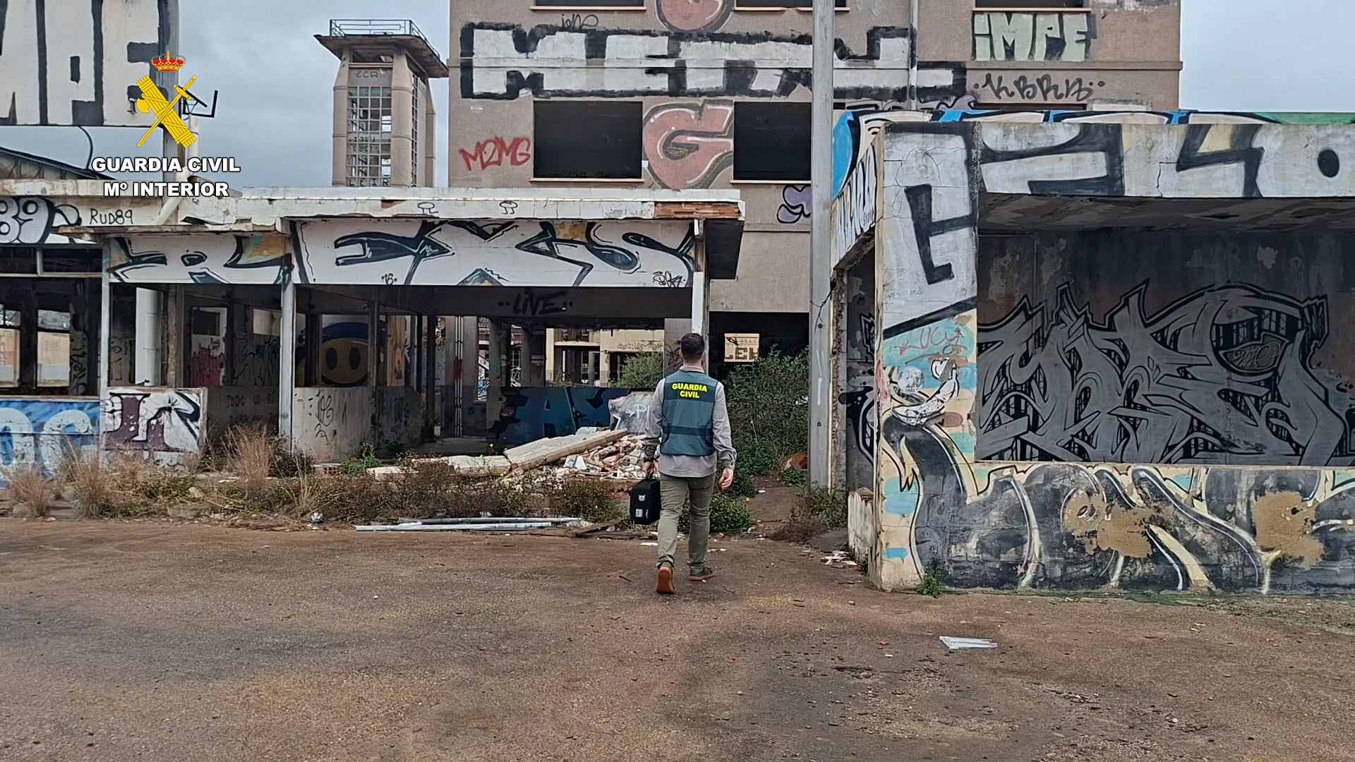 Detenidos cinco jóvenes por el asesinato de un hombre en un edificio abandonado de Sagunto en 2025 Detenidos cinco jóvenes por el asesinato de un hombre en un edificio abandonado de Sagunto en 2025