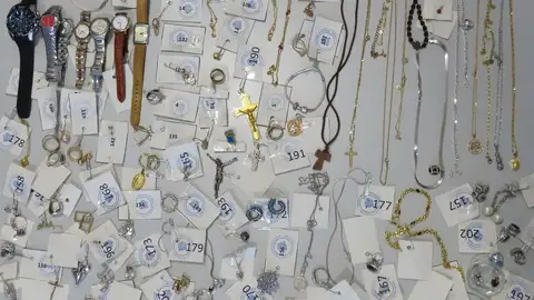 La Guardia Civil detiene a dos personas en Ames por varios delitos de robo con fuerza La Guardia Civil detiene a dos personas en Ames por varios delitos de robo con fuerza