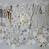 La Guardia Civil detiene a dos personas en Ames por varios delitos de robo con fuerza La Guardia Civil detiene a dos personas en Ames por varios delitos de robo con fuerza