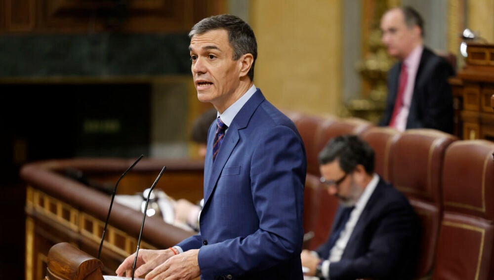 El presidente del Gobierno, Pedro Sánchez interviene este miércoles en el pleno del Congreso de los Diputados en Madrid donde el Ejecutivo explica su posición contra la guerra en Irán. EFE/ Mariscal