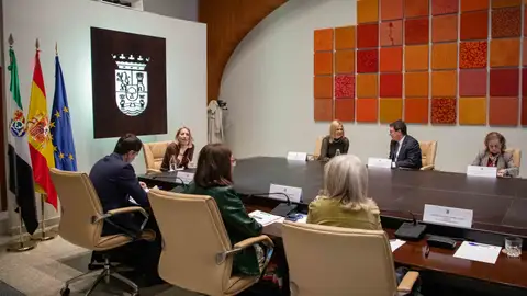 Cesados el secretario general de la Consejería de Educación y el director general de Administración Local Cesados el secretario general de la Consejería de Educación y el director general de Administración Local