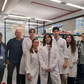 Antonio Camacho, junto a los miembros del Grupo de Investigación en Limnología de la Universitat de València. Antonio Camacho, junto a los miembros del Grupo de Investigación en Limnología de la Universitat de València.