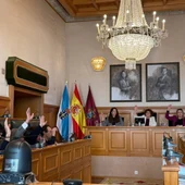 Aprobados inicialmente los presupuestos de Santiago tras salir adelante la cuestión de confianza a la alcaldesa Goretti Sanmartín Aprobados inicialmente los presupuestos de Santiago tras salir adelante la cuestión de confianza a la alcaldesa Goretti Sanmartín