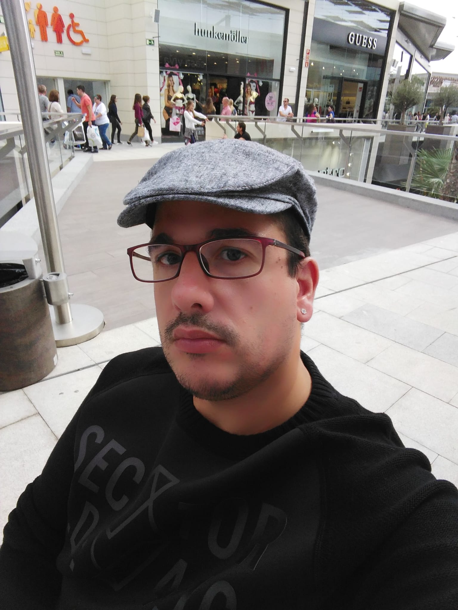 Vicente Bujosa: “Es injusto e incomprensible que nos tengamos que ir de Ibiza por no tener una vivienda adaptada” Vicente Bujosa: “Es injusto e incomprensible que nos tengamos que ir de Ibiza por no tener una vivienda adaptada”