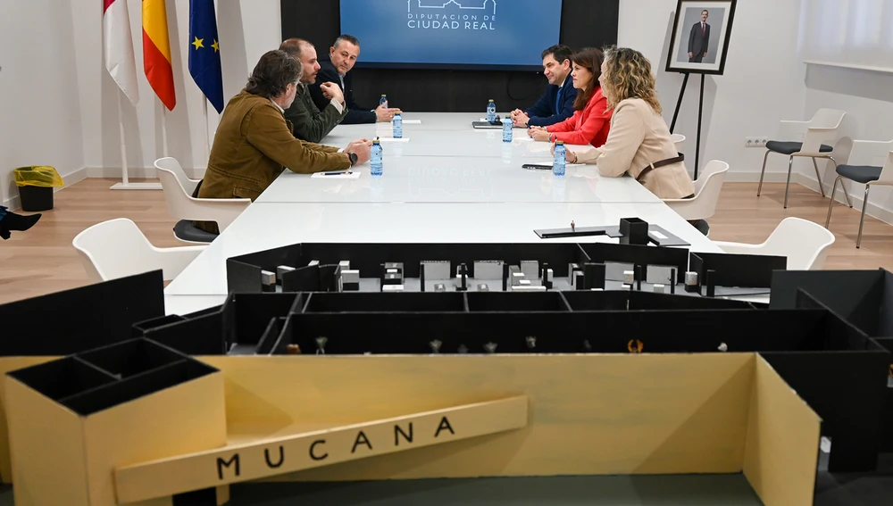 Reunión en torno al Museo de la Caza y la Naturaleza Reunión en torno al Museo de la Caza y la Naturaleza