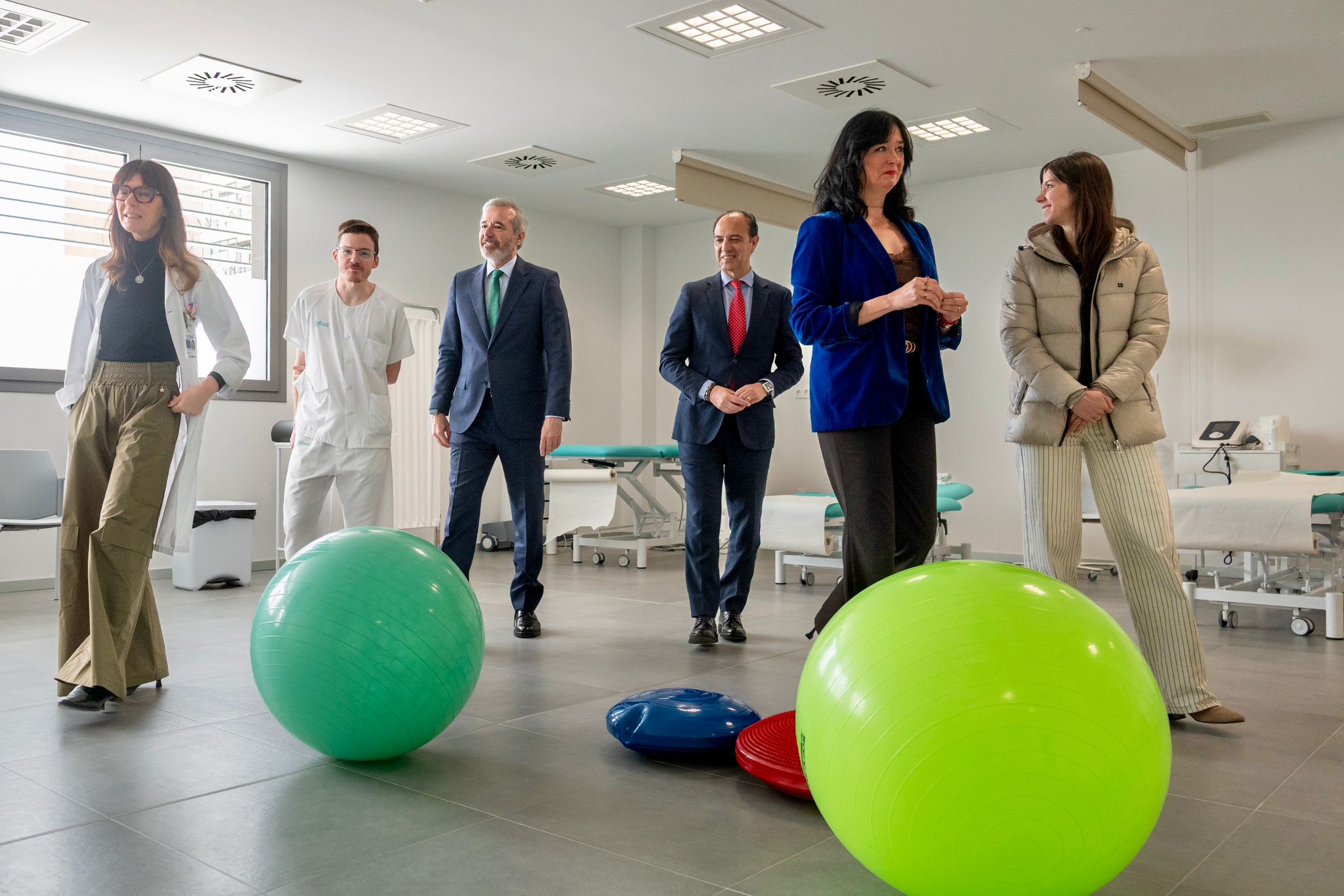 Azcón destaca la eficiencia y sostenibilidad del nuevo centro de Salud Ramón y Cajal en Huesca Azcón destaca la eficiencia y sostenibilidad del nuevo centro de Salud Ramón y Cajal en Huesca