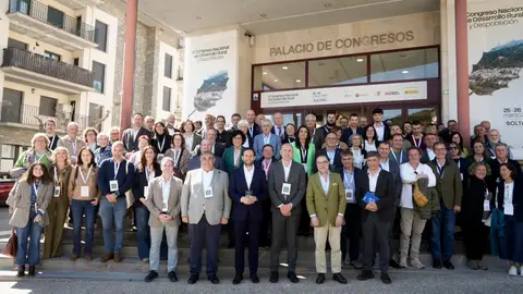 Los gobiernos locales reclaman más financiación y menos burocracia frente a la despoblación Los gobiernos locales reclaman más financiación y menos burocracia frente a la despoblación