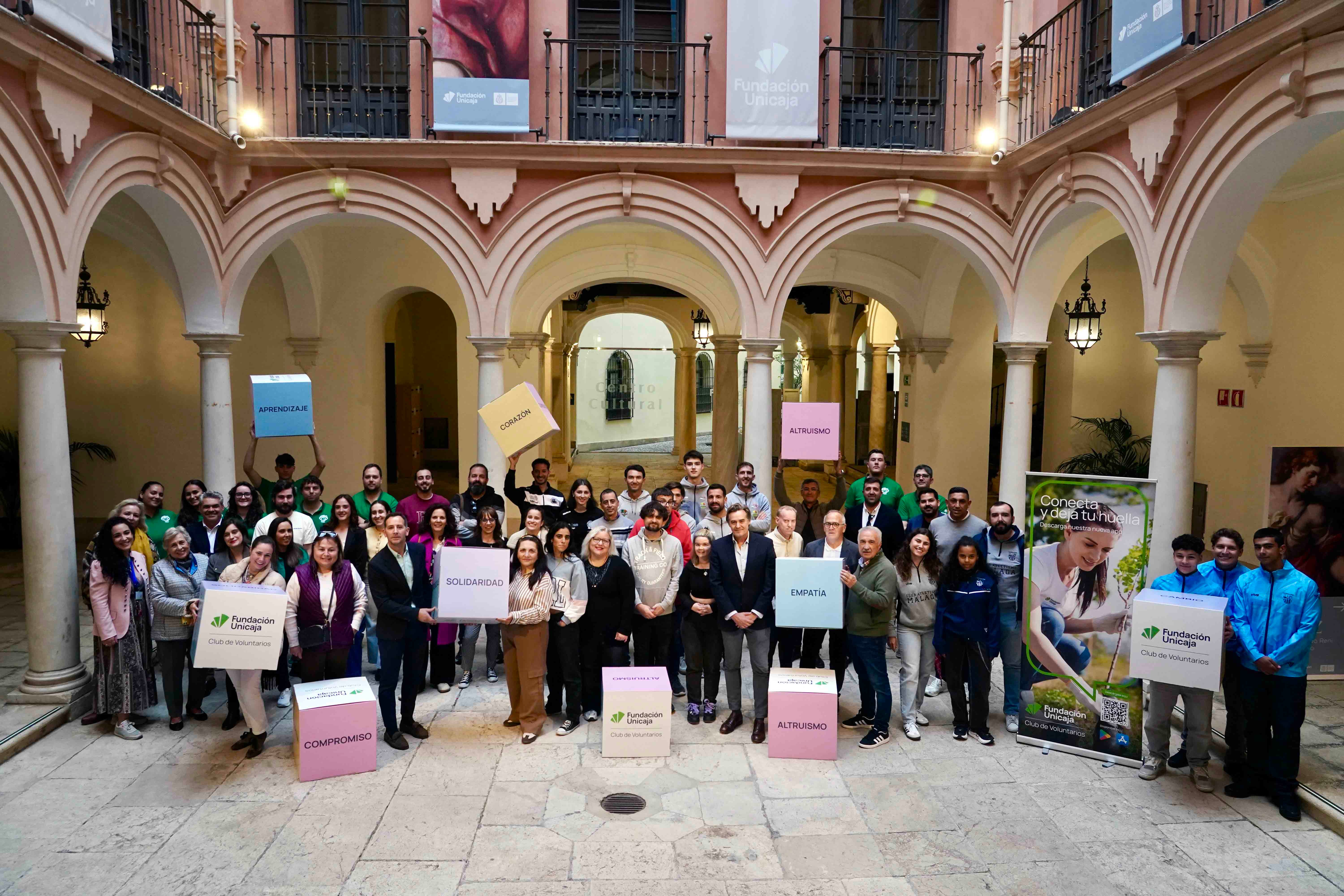 El Club de Voluntarios Fundación Unicaja participa en más de 1.200 acciones solidarias en Andalucía El Club de Voluntarios Fundación Unicaja participa en más de 1.200 acciones solidarias en Andalucía