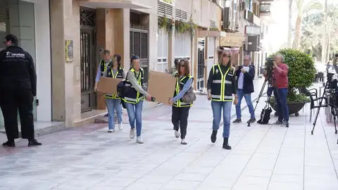 La policía se lleva documentos de la sede de FACPYME en la calle Orense de Alicante La policía se lleva documentos de la sede de FACPYME en la calle Orense de Alicante
