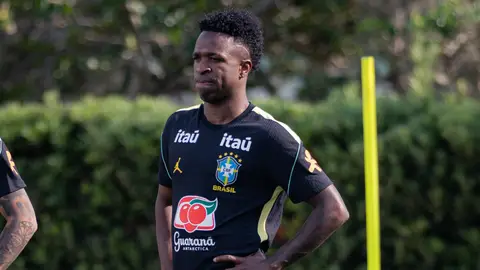 Vinícius Júnior: "Solo pienso en el Real Madrid y en quedarme allí mucho tiempo" Vinícius Júnior: "Solo pienso en el Real Madrid y en quedarme allí mucho tiempo"