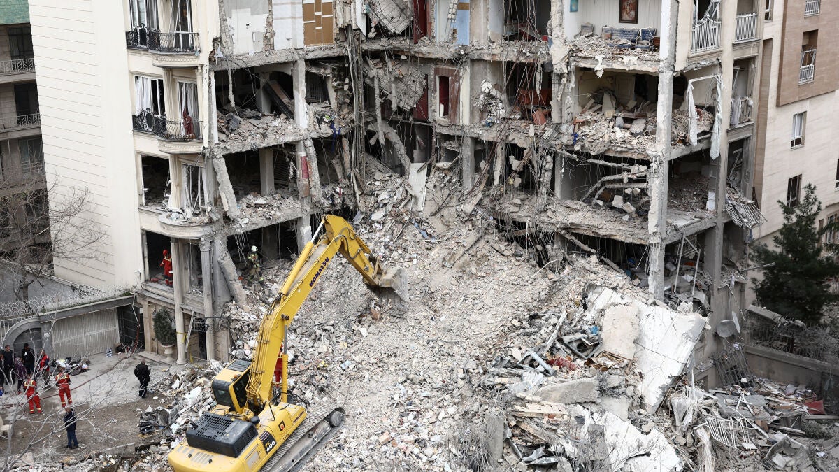 En directo última hora de la guerra en Irán: siguen los ataques cruzados mientras Teherán prepara el cobro por pasar por Ormuz