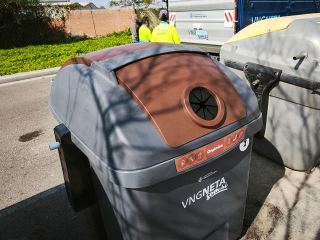 Vilanova renova tots els contenidors i reforça la neteja amb nova maquinària i una oficina d’atenció ciutadana Vilanova renova tots els contenidors i reforça la neteja amb nova maquinària i una oficina d’atenció ciutadana