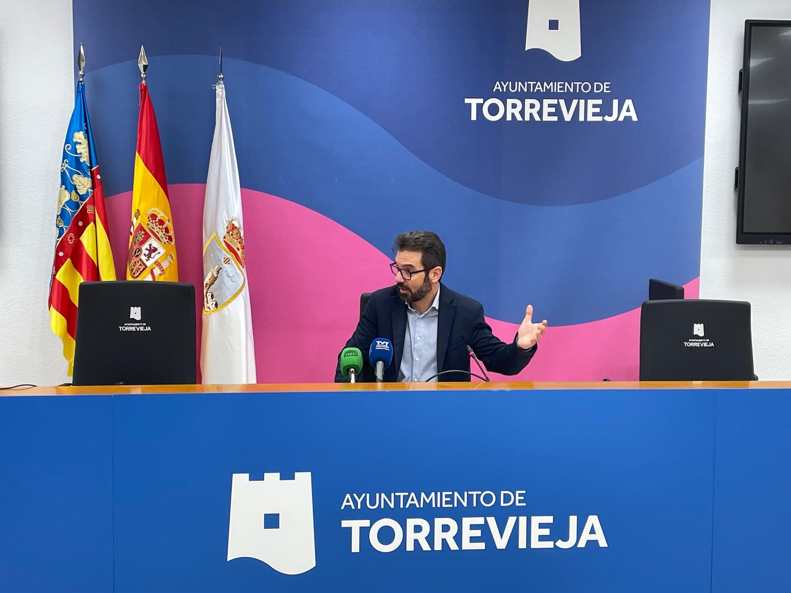 Torrevieja: la JGL aprueba contratar un crédito de 17 millones mientras el PSOE alerta de una situación económica "delicada" Torrevieja: la JGL aprueba contratar un crédito de 17 millones mientras el PSOE alerta de una situación económica "delicada"