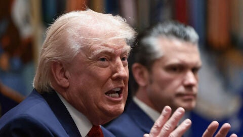 El presidente de Estados Unidos, Donald Trump, junto al secretario de Guerra Pete Hegseth El presidente de Estados Unidos, Donald Trump, junto al secretario de Guerra Pete Hegseth