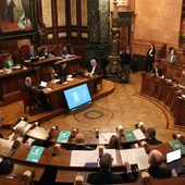 Barcelona fa un pas més per limitar el lloguer de temporada i recuperar habitatge permanent Barcelona fa un pas més per limitar el lloguer de temporada i recuperar habitatge permanent