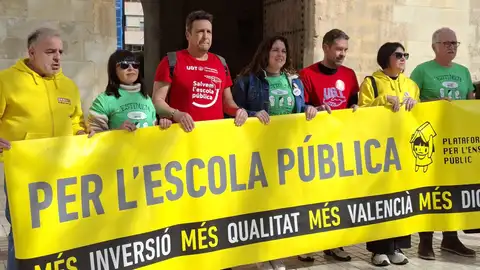 Los sindicatos de educación cerrarán marzo movilizados en Elche y Elda. Los sindicatos de educación cerrarán marzo movilizados en Elche y Elda.