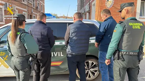 Detenidos tres hombres por robo con fuerza en una nave industrial de Vinaròs Entradilla: Detenidos tres hombres por robo con fuerza en una nave industrial de Vinaròs Entradilla: