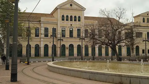 Fachada de la antia estación pont fiusta