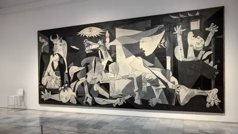 Imagen de archivo de una vista del Guernica de Picasso en el Museo Reina Sofía. Imagen de archivo de una vista del Guernica de Picasso en el Museo Reina Sofía.