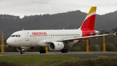 Un avión de Iberia. Un avión de Iberia.