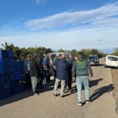 Intervención de la Guardia Civil en un campo de la comarca