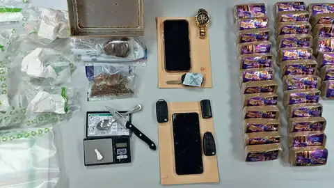 Tres detenidos por traficar con droga en Badajoz mediante el método 'telecoca' Tres detenidos por traficar con droga en Badajoz mediante el método 'telecoca'