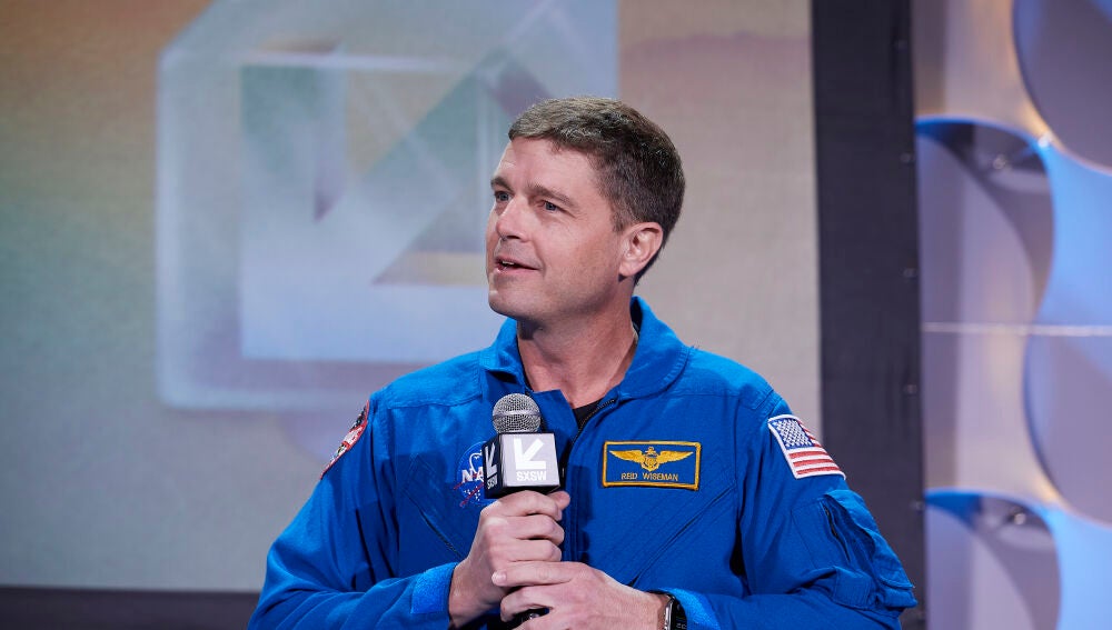 Reid Wiseman, comandante de la misión Artemis II, durante una rueda de prensa.