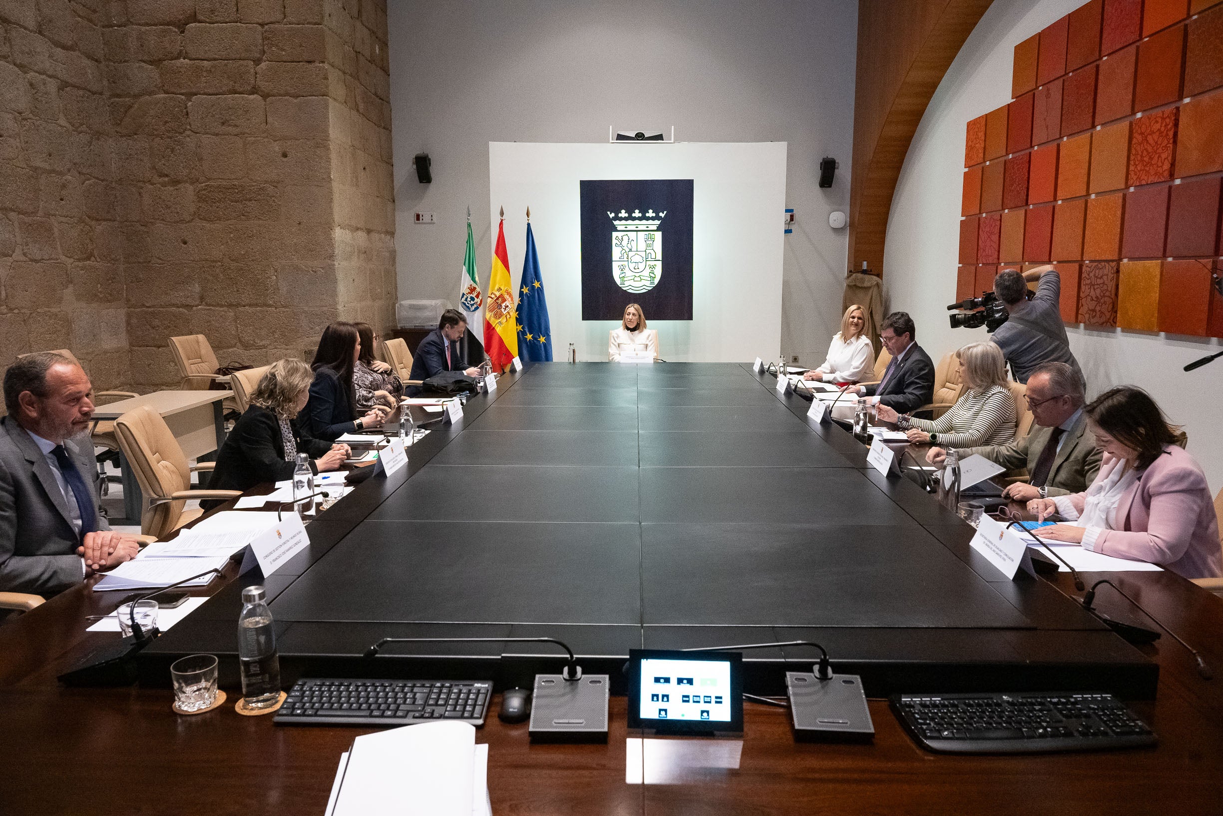 El Consejo de Gobierno aprueba 2,5 millones de euros en ayudas para crear y consolidar 110 empleos en la región El Consejo de Gobierno aprueba 2,5 millones de euros en ayudas para crear y consolidar 110 empleos en la región