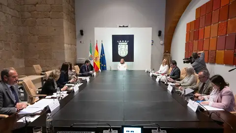 El Consejo de Gobierno aprueba 2,5 millones de euros en ayudas para crear y consolidar 110 empleos en la región El Consejo de Gobierno aprueba 2,5 millones de euros en ayudas para crear y consolidar 110 empleos en la región