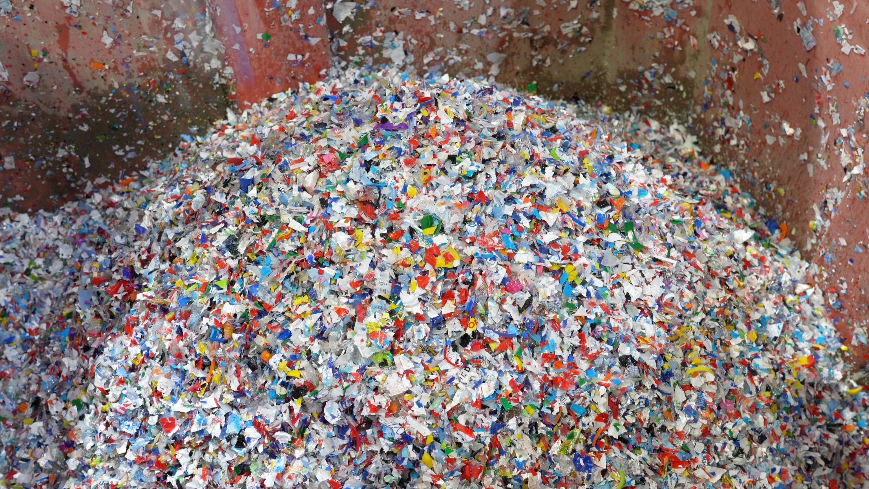 El Miteco concede 6,6 millones a 3 proyectos de Extremadura para impulsar la economía circular en el sector del plástico El Miteco concede 6,6 millones a 3 proyectos de Extremadura para impulsar la economía circular en el sector del plástico