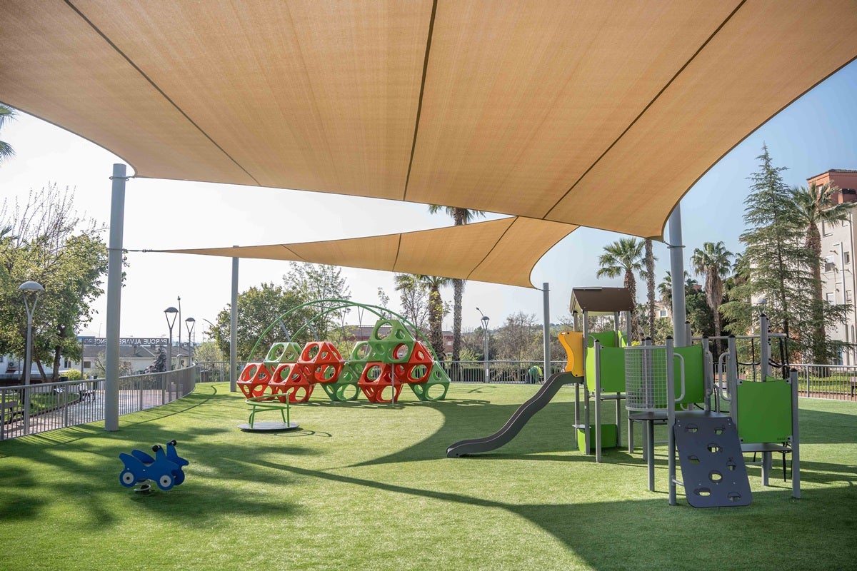 Los parques de Bellavista, La Calzada y La Heredad disponen ya de nuevas áreas de juegos infantiles Los parques de Bellavista, La Calzada y La Heredad disponen ya de nuevas áreas de juegos infantiles