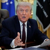 El presidente de EEUU, Donald Trump, en el Despacho Oval de la Casa Blanca/ REUTERS/Evan Vucci
