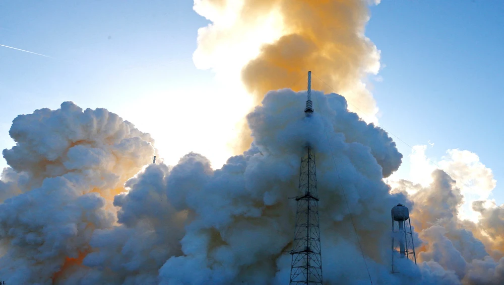 Momentos posteriores al lanzamiento de Artemis II Momentos posteriores al lanzamiento de Artemis II