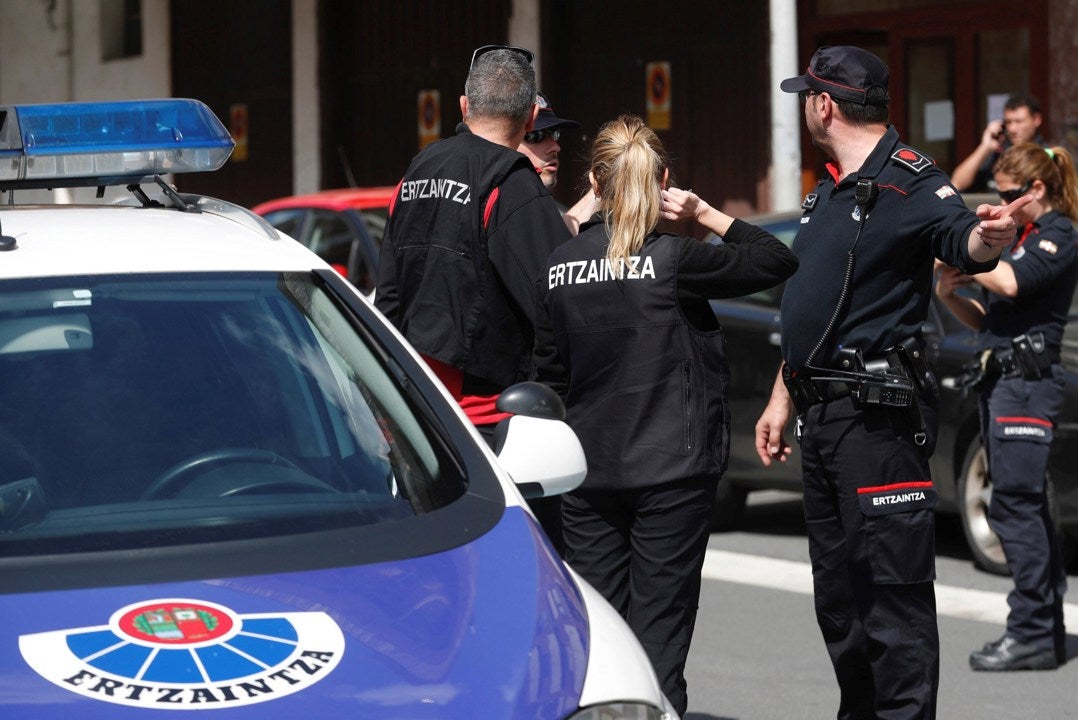 Detenido un hombre de 45 años por asesinar presuntamente a su pareja en Basauri Detenido un hombre de 45 años por asesinar presuntamente a su pareja en Basauri