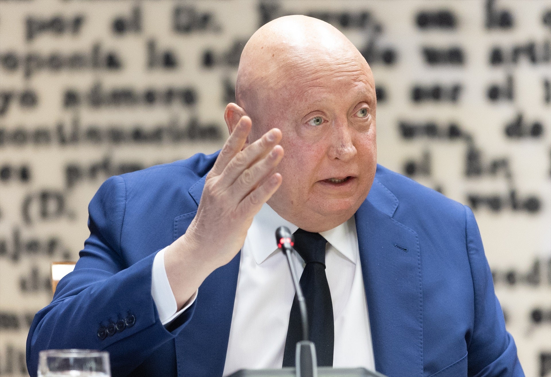El tenso momento del presidente de Forestalia en el Senado: "Con Antxon Alonso sí, con Servinabar no" El tenso momento del presidente de Forestalia en el Senado: "Con Antxon Alonso sí, con Servinabar no"
